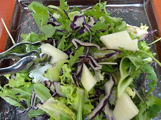 Ensalada Buffalo con pera y nueces