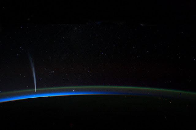 El cometa Lovejoy visto desde la ISS.