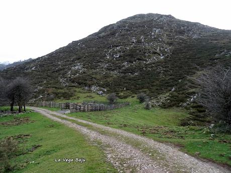 El Porru Uberdón-Comeya-Mayadas de Onís (Soñín, Brañarredonda, Parres, Arnaedu, La Güelga, Belbín)