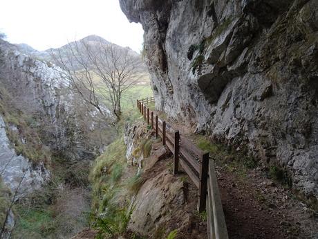 El Porru Uberdón-Comeya-Mayadas de Onís (Soñín, Brañarredonda, Parres, Arnaedu, La Güelga, Belbín)
