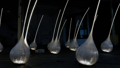 Studio Drift: instalaciones escultóricas que hacen de la luz un arte