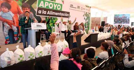 El Gobernador de San Luis Potosí impulsa el desarrollo en Cerro de San Pedro con pavimentación y apoyos alimentarios