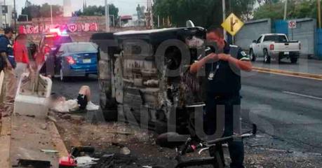 Volcadura en Salvador Nava y Manuel Nava: Dos Lesionados