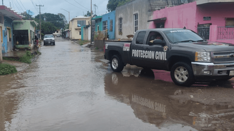 Tormenta Tropical Norma toca tierra en Sinaloa y provoca suspensión de clases y cierre de aeropuertos