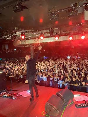 ILEGALES EN MADRID: 40 AÑOS Y LA VIDA POR DELANTE [CRÓNICA]