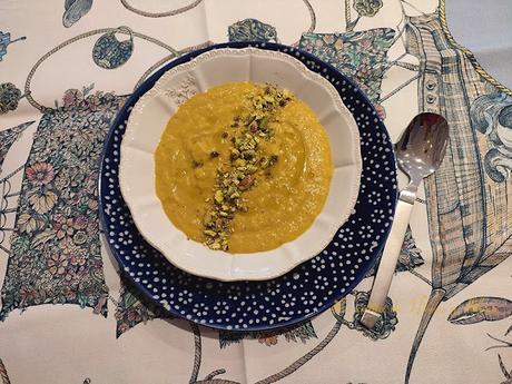 Crema de calabaza asada y coco con chile