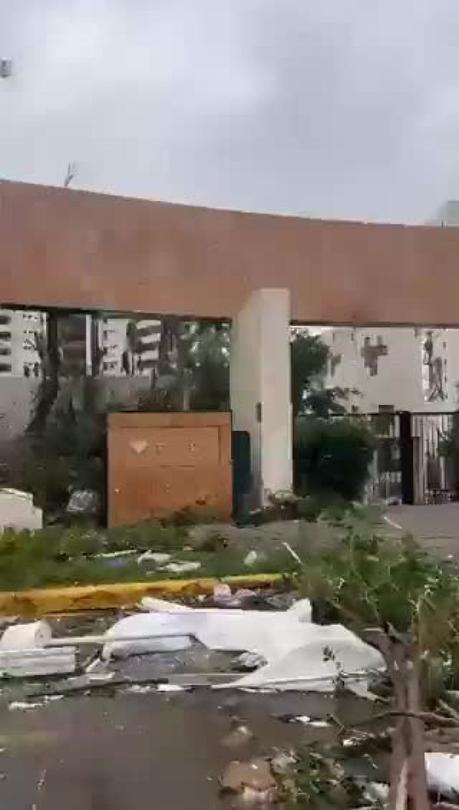 Huracán «Otis» arrasa Acapulco dejando 27 fallecidos: AMLO visita la zona siniestrada