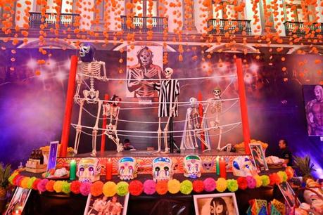 Ricardo Gallardo presenta un espectacular altar dedicado a la lucha libre en Palacio de Gobierno