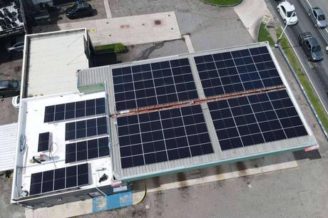El proyecto solar de reSOLient en gasolineras Puma y Texaco