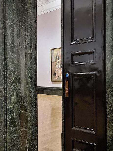 London (National Gallery): Open doors
