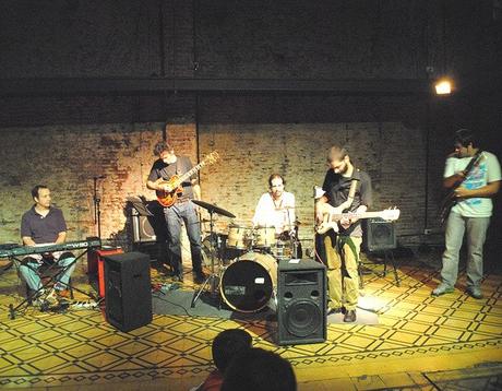 Las Orejas y la Lengua - Error (2003)