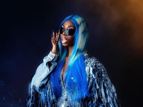 La rapera brasileña MC Soffia lanza video «Let’s Go» en referencia al juego GTA 84123249-75d9-7310-f553-cd3e8c1af02b