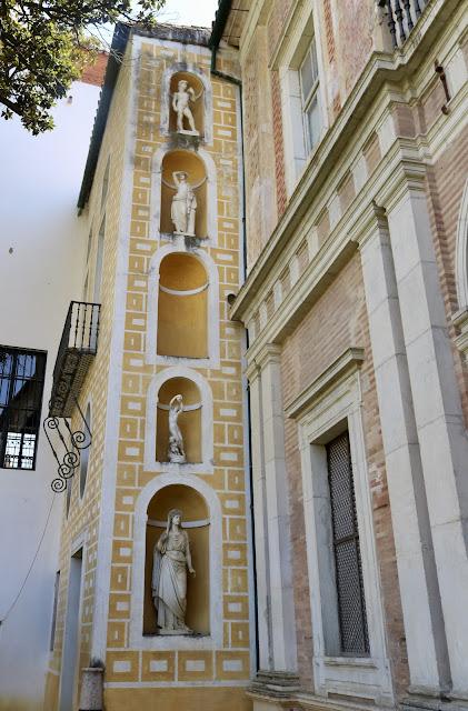 La Casa de Pilatos (29): La Logia de Caballerizas, en el Jardín grande.