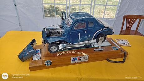 Réplica a escala de la cupé de Juan Gálvez en AutoClásica 2023 Réplica a escala de la cupé de Juan Gálvez en AutoClásica 2023