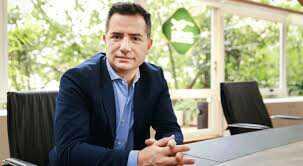 Socios de milei por la falta de combustibles.