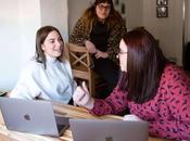 Cursos intensivos programación web, mano Codenotch