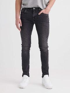 CREA UN ESTILO URBANO Y AUTÉNTICO PARA HALLOWEEN CON PRENDAS BÁSICAS CREA UN ESTILO URBANO Y AUTÉNTICO PARA HALLOWEEN CON PRENDAS BÁSICAS