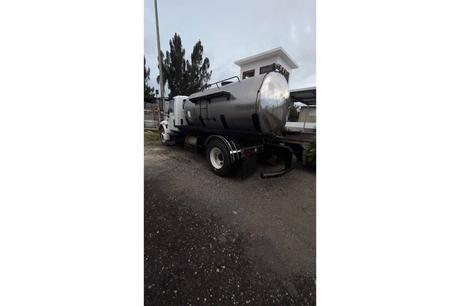 Trinidad Contractor Services ofrece servicio de transporte de aguas potables Trinidad Contractor Services ofrece servicio de transporte de aguas potables