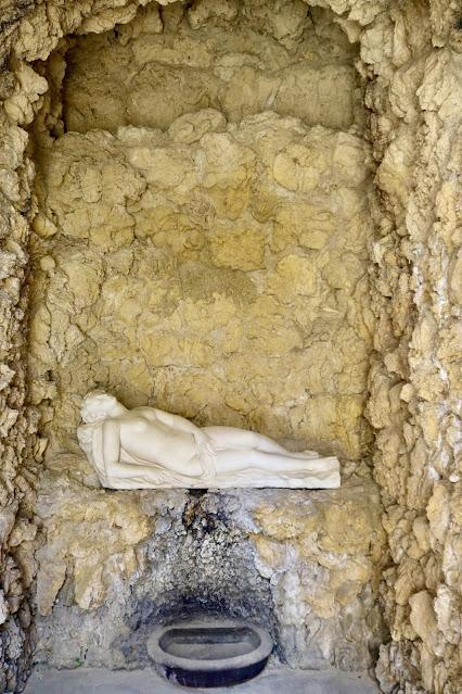 La Casa de Pilatos (31): La Gruta de la Venus dormida.