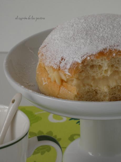 Ensaimada de Crema Pastelera