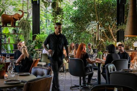 House of Wow: comer bien             en un espacio único en Ibiza