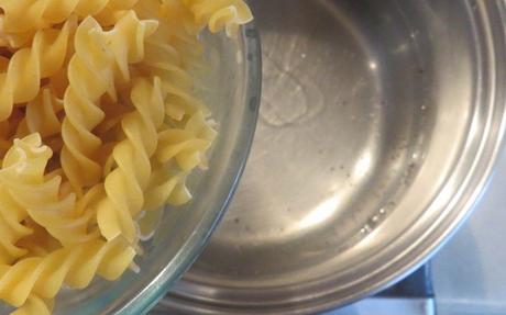 Fusilli con pollo a la crema