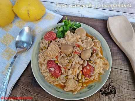 Arroz con pollo y champiñones