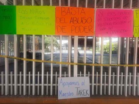 Exigen destitución del director de la Escuela Primaria Tipo 21 de agosto