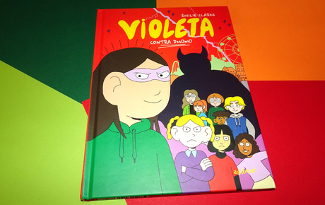 Violeta contra Dm0ni0 de Émilie Clarke, un enfoque diferente al bulling de instituto