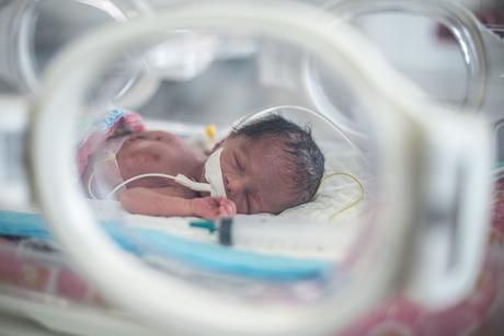 Muere un segundo bebé prematuro en una incubadora del Hospital de Al Shifa por falta de electricidad