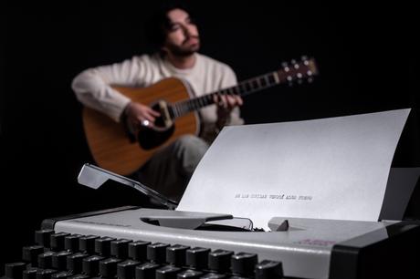 Antonio Montenegro resurge como el ave fénix con su disco debut ‘De las cenizas vendrá algo nuevo’ Antonio Montenegro resurge como el ave fénix con su disco debut ‘De las cenizas vendrá algo nuevo’