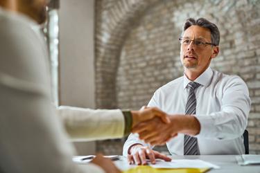 Si una empresa decide cerrar. ¿Qué pasa con la deuda de los
trabajadores?