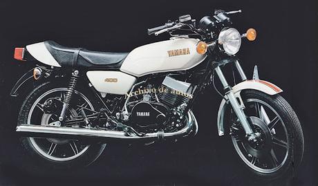 Yamaha RD 400F de dos tiempos del año 1979 Yamaha RD 400F de dos tiempos del año 1979
