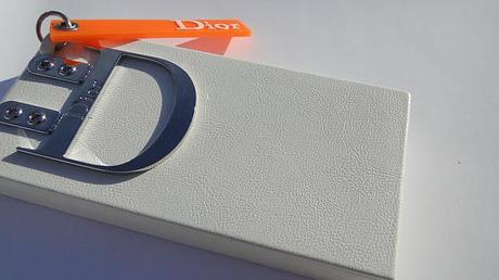 Ajusten sus cinturones, éste es el vuelo de Dior.