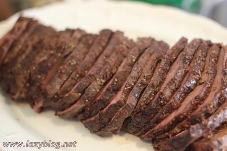 Espaldilla de ternera al horno con miel y mostaza. Asado para nochevieja