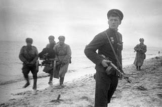 Los soviéticos desembarcan en la Península de Kerch y amenazan a todo el Undécimo Ejército - 29/12/1941.