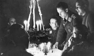El Reichsminister Goebbels felicita las fiestas a todos los Nacional Socialistas y hombres de bien del mundo - 24/12/1941.