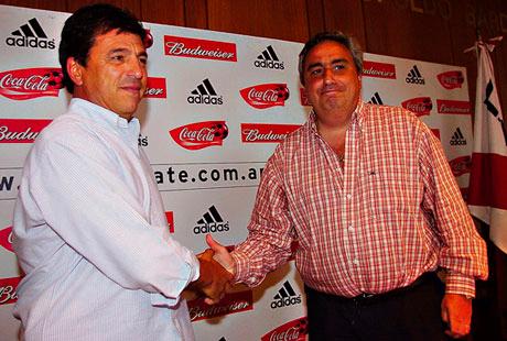 Passarella sigue hablando de Aguilar, pero…