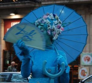 No juzgues, solo comprende (Rambles, Barcelona, oct 2011) NO JUZGUES, SOLO COMPRENDE…