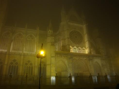 catedral-niebla-2