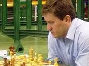 gran maestro (GM) ruso Oleg Korneev impuso qu...