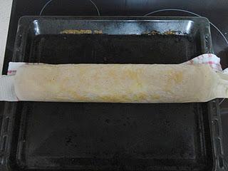 Tronco de navidad de chocolate y turrón.