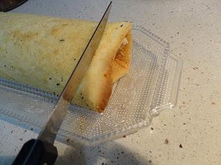 Tronco de navidad de chocolate y turrón.