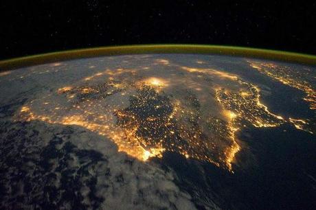 La Península Ibérica de noche. Imágen del día para la NASA.