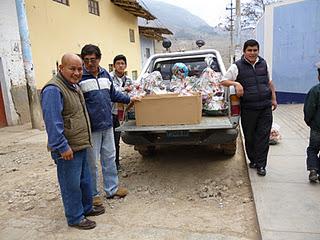 (3) NAVIDAD EN MI INSTITUCIÓN EDUCATIVA: REPARTO DE CANASTAS NAVIDEÑAS