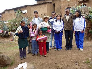 (3) NAVIDAD EN MI INSTITUCIÓN EDUCATIVA: REPARTO DE CANASTAS NAVIDEÑAS