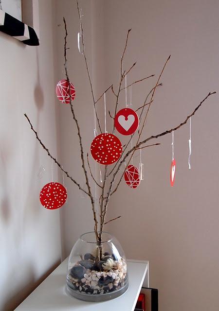 Diy Navidad: El mini árbol de Navidad de Sonia con ramas, cristales, piedras y etiquetas Diy Navidad: El mini árbol de Navidad de Sonia con ramas, cristales, piedras y etiquetas
