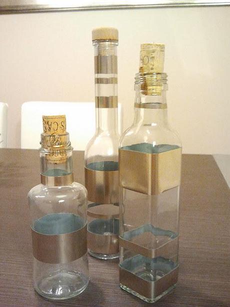 Las botellas decoradas con papel adhesivo de Ana
