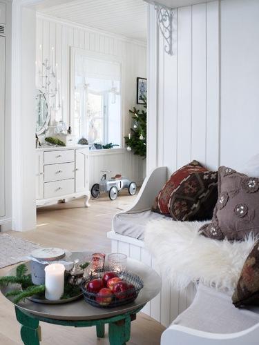 velas en navidad rústico moderno en blanco estilo shabby chic estilo nórdico elementos decorativos de navidad detalles navideños naturales decoración navideña decoración escandinava decoración en blanco decoración de interiores 