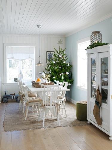 velas en navidad rústico moderno en blanco estilo shabby chic estilo nórdico elementos decorativos de navidad detalles navideños naturales decoración navideña decoración escandinava decoración en blanco decoración de interiores 